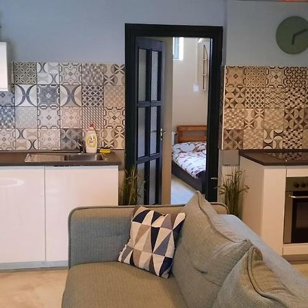 Csenge Apartman เคสเท ภายนอก รูปภาพ