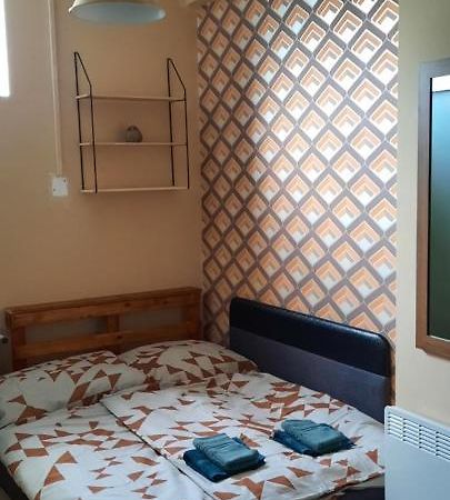 Csenge Apartman เคสเท ภายนอก รูปภาพ